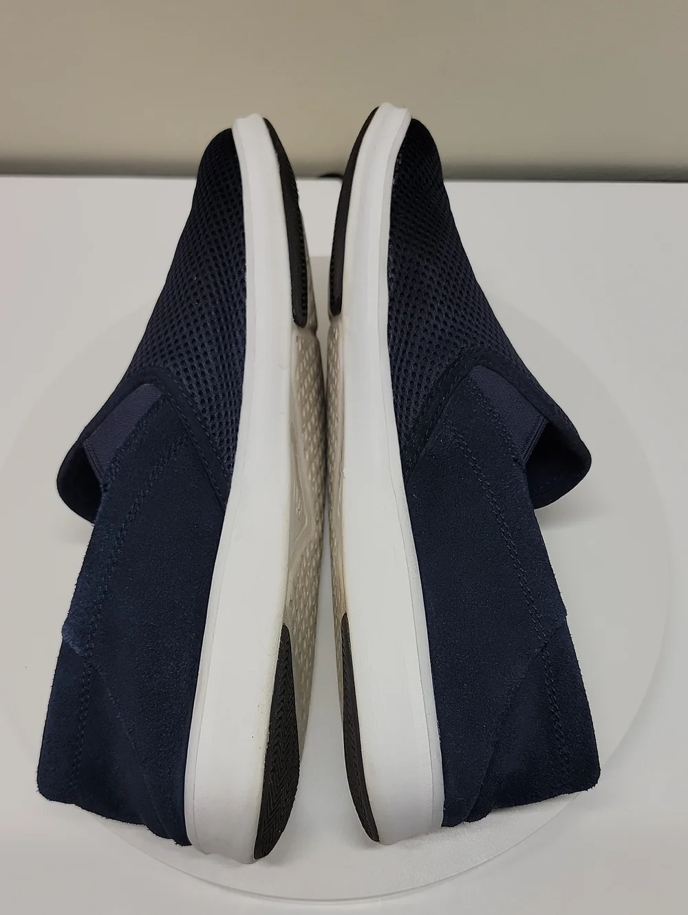 UGG Mens Navy Mesh Treadlite Loafers with White Sole Size 11.5